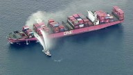 Incendio a bordo de buque portacontenedores en Los Ángeles causa brevemente una orden de refugio