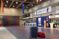 «Me quedé con la maleta hecha»: miles de venezolanos varados tras cancelación de vuelos