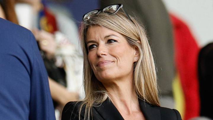 Maribel Vilaplana asegura que Mazón atendía llamadas, pero la comida fue "distendida" y transcurrió "como si no pasara nada"