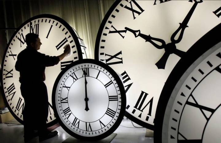 Hate changing clocks twice a year? Proposed N.J. law would extend Daylight Saving Time.