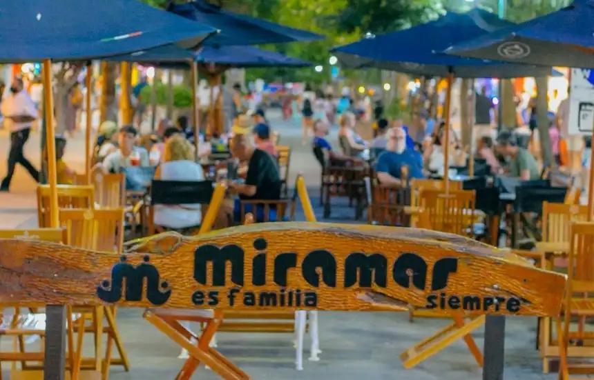 Habilitan la peatonal de Miramar para el fin de semana turístico