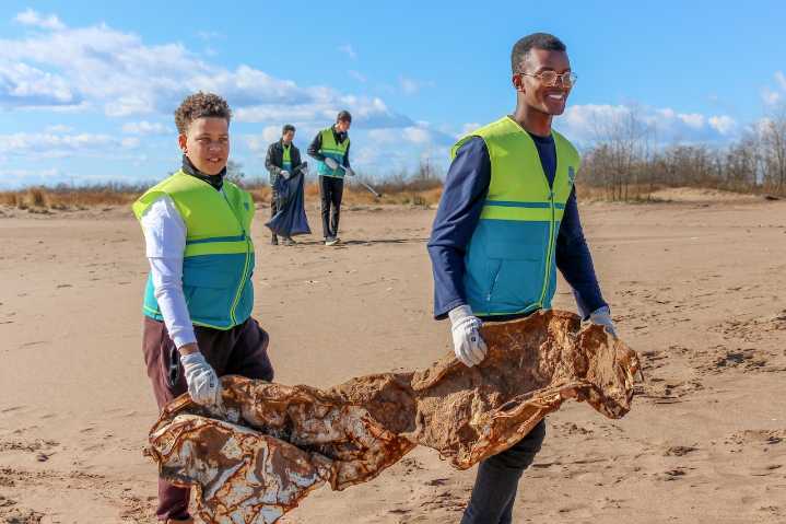 Michael Tannousis joins beach cleanup, 1,125 pounds of debris removed