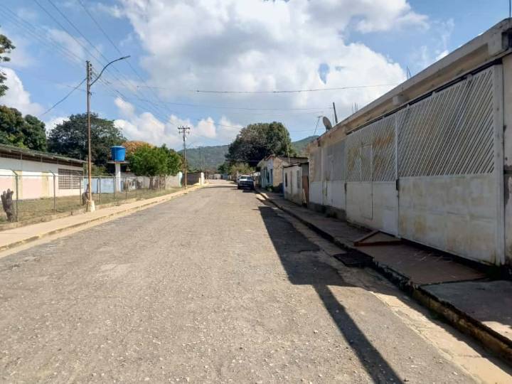 Calles de El Pilar lucieron desoladas y sin humo este viernes