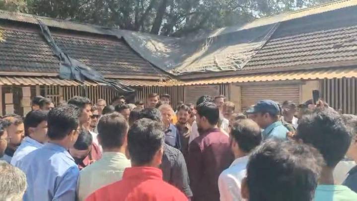 Shivaji bust reinstated at Pune govt office after protests over removal