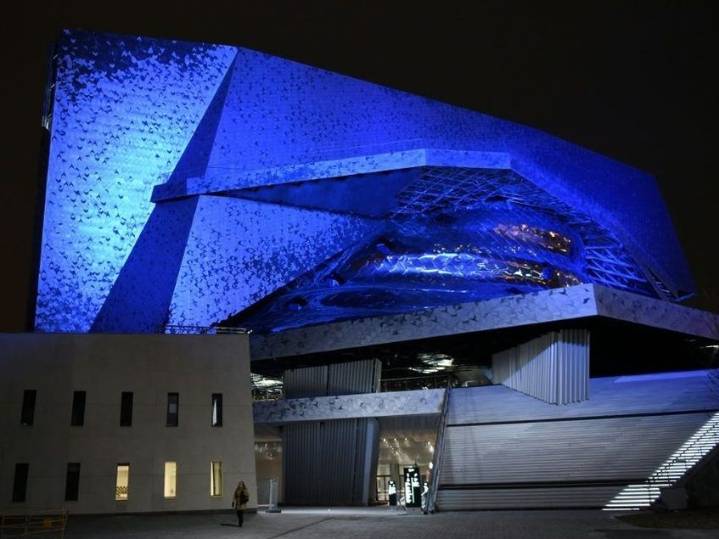 France arrests 4 after smoke flares lit at Israeli orchestra concert