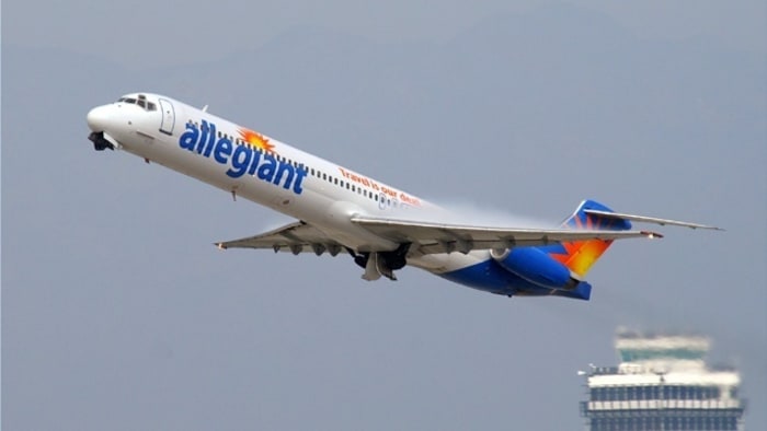 Allegiant pilots launch nationwide picket amid contract dispute
