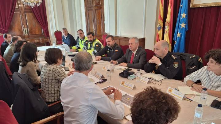 Las carreteras estatales de la provincia cuentan con 38 quitanieves y 5.000 toneladas de fundentes