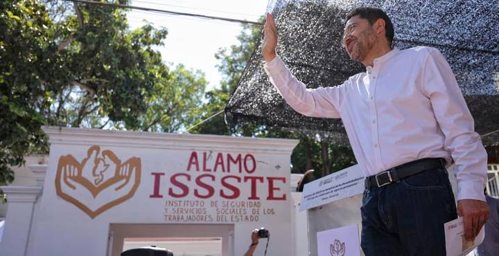 ISSSTE reabre unidad médica en Álamo tras inundaciones; Martí Batres supervisa avances