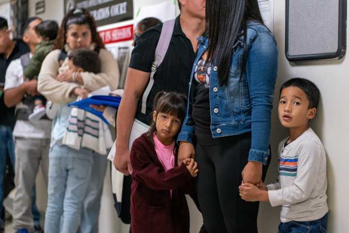 ICE to open call center to help track migrant children for removal