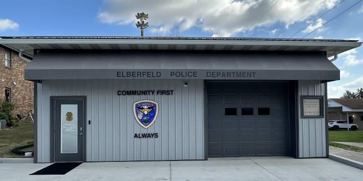 Elberfeld Police cut ribbon on new headquarters