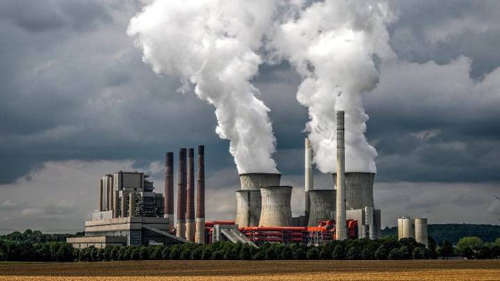 Alertan que las emisiones mundiales de carbono generadas por combustibles fósiles alcanzarán un récord en 2025