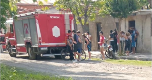 Tragedia en Villa Angelita: una vecina perdió todo tras un incendio y necesita ayuda