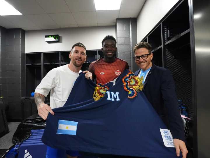 Argentina: el "país más solidario del mundo" celebra el día de los "Ponchos Azules"