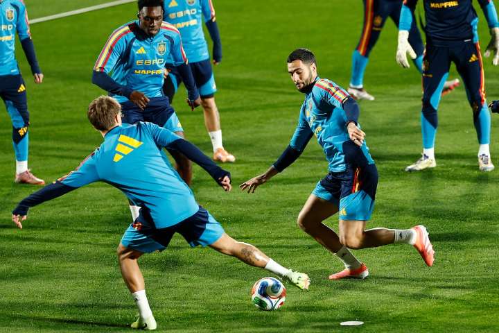 Georgia - España en directo | Oyarzabal adelanta a La Roja de penalti