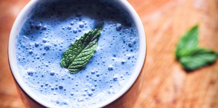 Cómo preparar moon milk, la bebida que ayuda a aliviar el estrés y dormir mejor