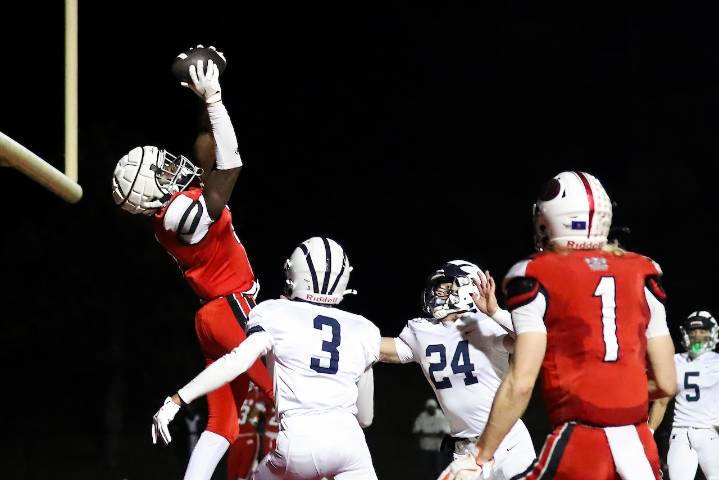 Watch: Josh Nengite scores game-winning TD at buzzer in Susquehanna Township’s District 3