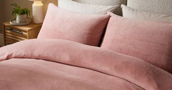 £15 Dunelm fleece bedding that is 'super cosy on cold nights' comes in 4 colours