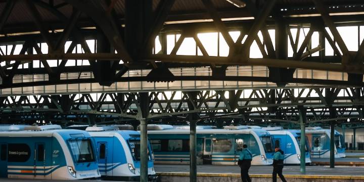 El Gobierno invierte USD 300 millones en la compra de 43 trenes nuevos para el AMBA