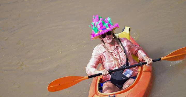 Paddle parade on Bayou Teche a great start to autumn