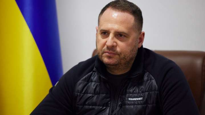 Renuncia la "mano derecha" de Zelenski ante el megaescándalo de corrupción