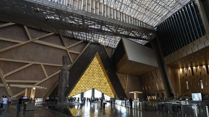 Egipto inaugura su nuevo museo junto a las pirámides, el doble de grande que el Louvre