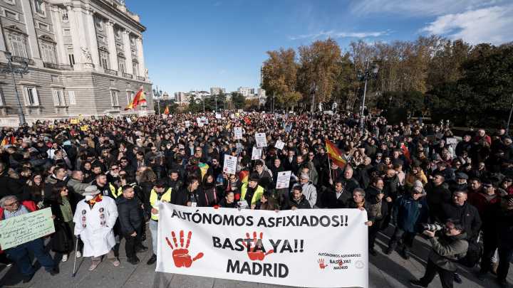 Los autónomos se manifiestan contra la "injusticia" que viven: "Nos están exprimiendo como limones y ya no podemos más"