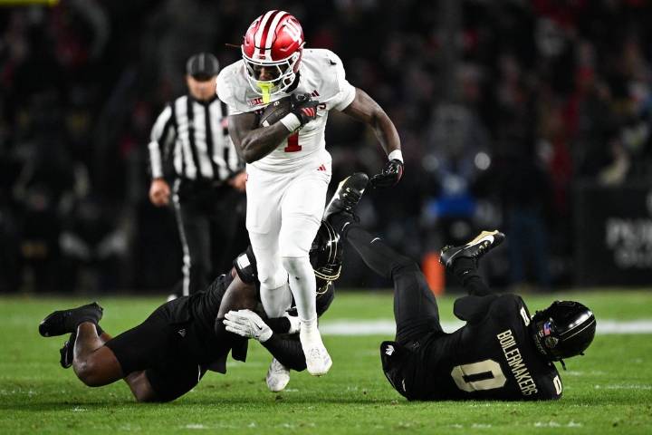 Deadspin | No. 2 Indiana hammers Purdue, books spot in Big Ten title game
