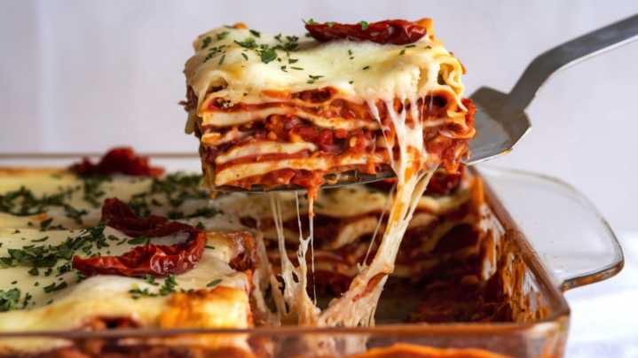 The Lasagna Cheese Shortcut That Isn't The Hack You Think It Is