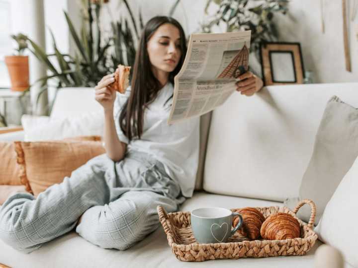 Por qué desayunar tarde puede estar relacionado con el envejecimiento biológico