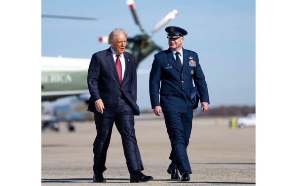 Memorándum secreto de EU avala ataques letales de Trump contra cárteles como actos de guerra