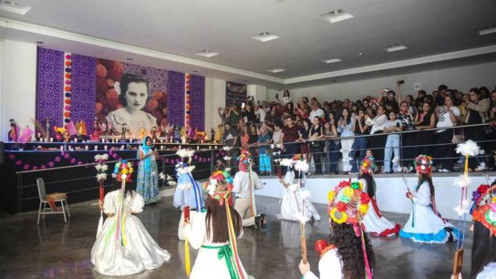 Dedican a Inés Arredondo el altar en la Escuela de Artes José Limón