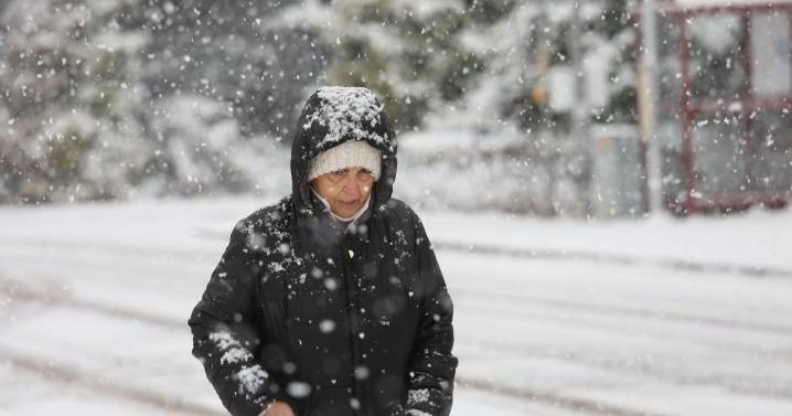 Brits to be battered by 10 inches of snow with -12C cold snap Amber warning