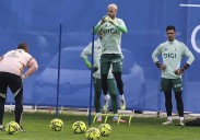 Aarón, portero del Real Oviedo: «Es hora de estar unidos y de trabajar»