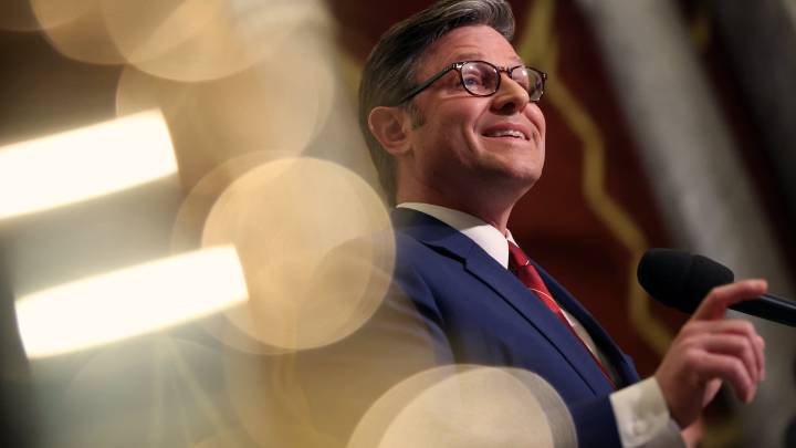 Government shutdown: House passes funding bill, Trump to sign