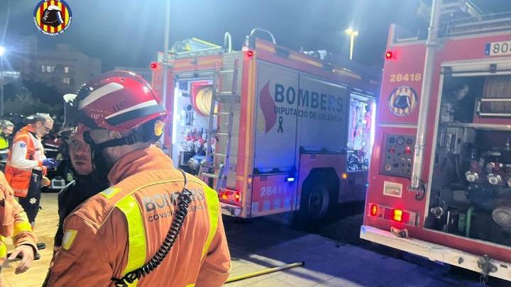 Evacúan a una mujer de 83 años tras declararse un incendio en una finca de Corbera