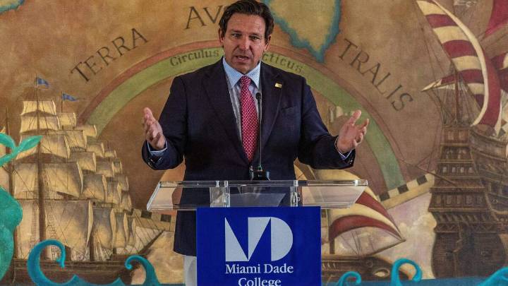 Gov. Ron DeSantis commemorates 'Victims of Communism Day' at Miami's historic Freedom Tower