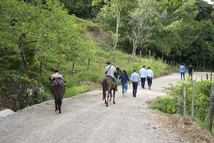 Ecopetrol invirtió más de $1.523 millones en el mejoramiento vial para comunidades rurales de Aguazul