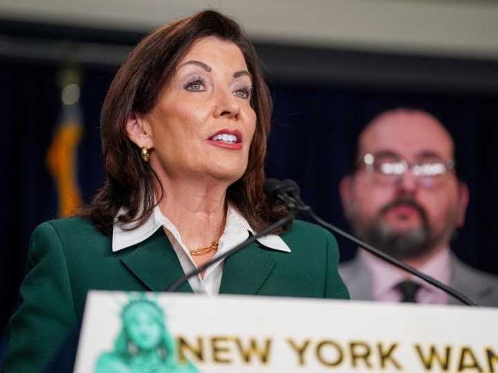 La reacción de la gobernadora Kathy Hochul tras el triunfo de Zohran Mamdani en Nueva York