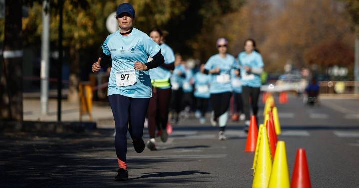 Las mejores imágenes de la Milla Solidaria del Barrio de la Cruz