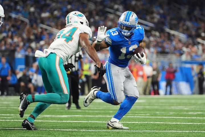 Roster moves: Patriots sign veteran running back