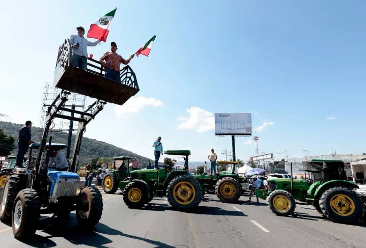 Bloqueos carreteros en México; la SICT confirma paso libre estas autopistas