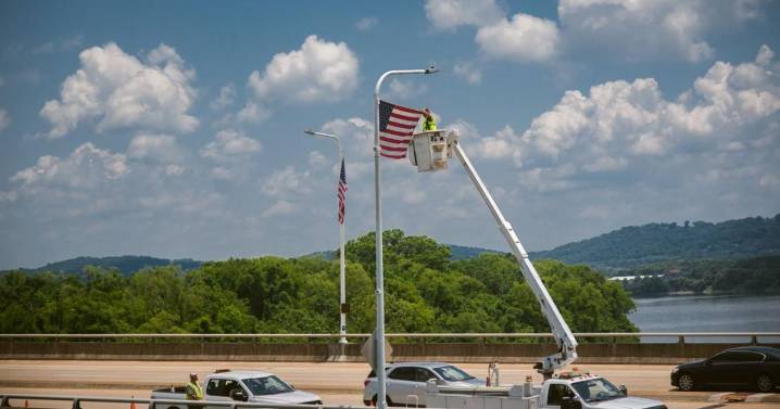 Deadline approaching to apply for flag on Chattanooga Veteran's Bridge