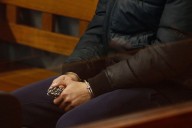 Prisión preventiva para hombre que atropelló a una mujer y la mató, luego fingió el robo del auto pero fue descubierto