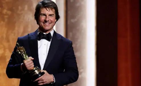 Tom Cruise sella su legado al recibir un Óscar honorífico