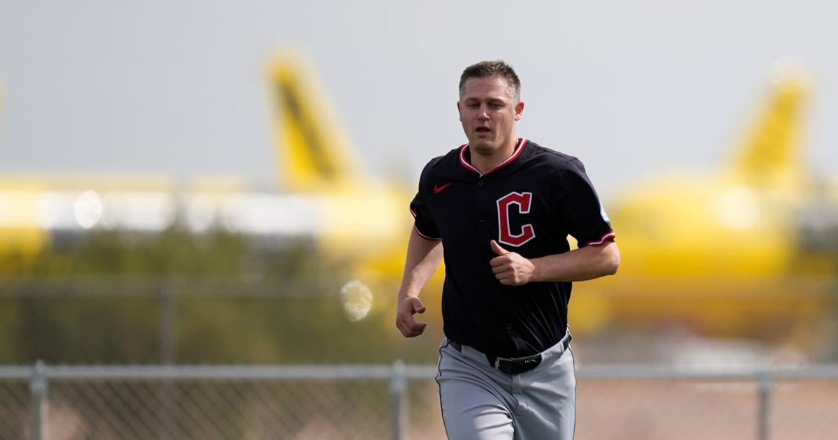 Sewald, Urquidy become free agents when Tigers decline 2026 options