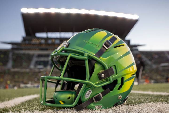 Oregon flips 3-star receiver Hudson Lewis
