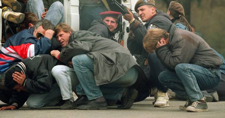 Sniper tourists’ allegedly paid £70,000 to shoot civilians in ‘human safaris’