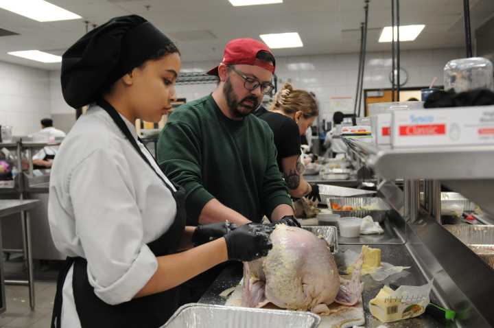 Francis Tuttle teams with Homeless Alliance for annual Thanksgiving meal