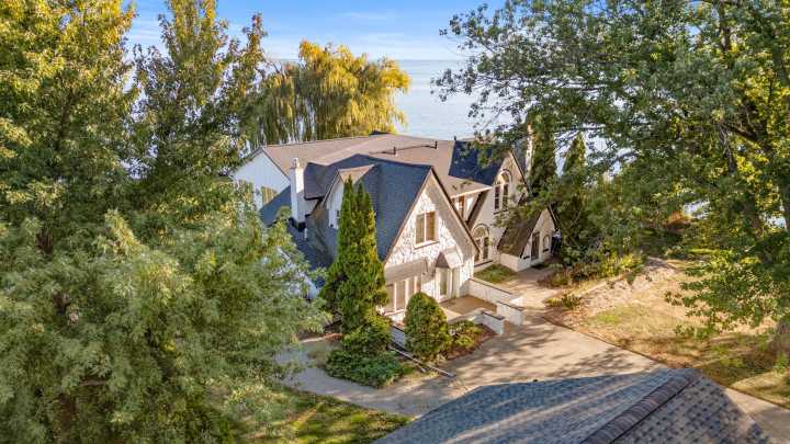 MI Dream Home: A lakefront home on a peninsula