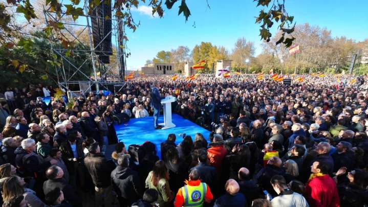 Feijóo reúne a miles de personas en Madrid y exige a Sánchez elecciones inmediatas: “El sanchismo está en la cárcel y debe salir del Gobierno”